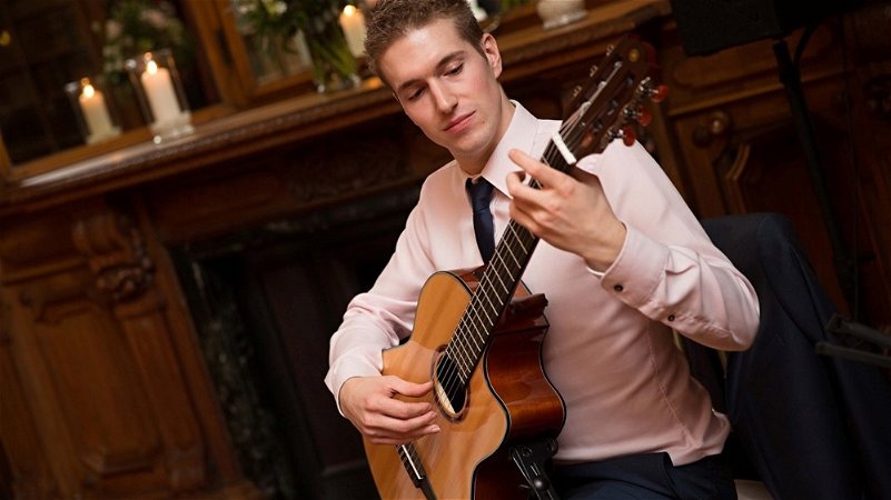 Top 10 Classical Guitarists For Weddings In 2016