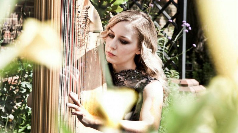 Top 10 Harpists For Hire 2016