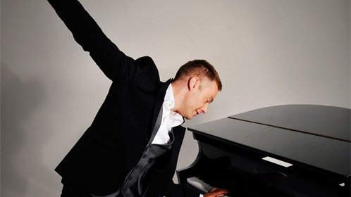 Top 10 Pianists For Hire 2016