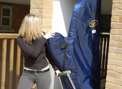 Manoeuvring the harp