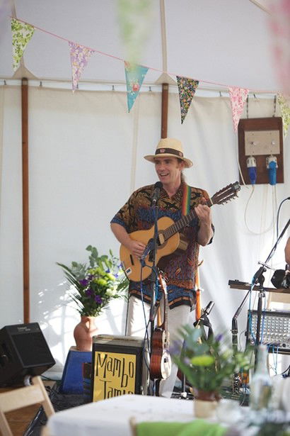 Mambo Jambo guitarist