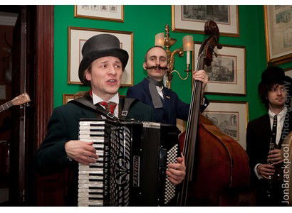 Singing Victorians(1)