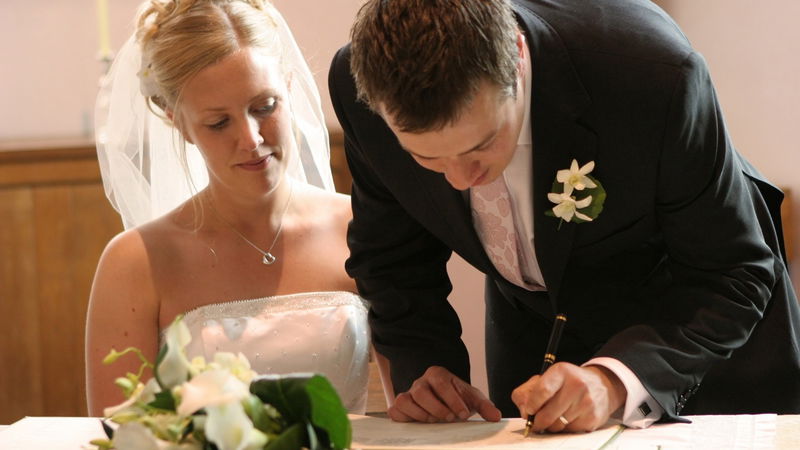 Music during the signing of the register