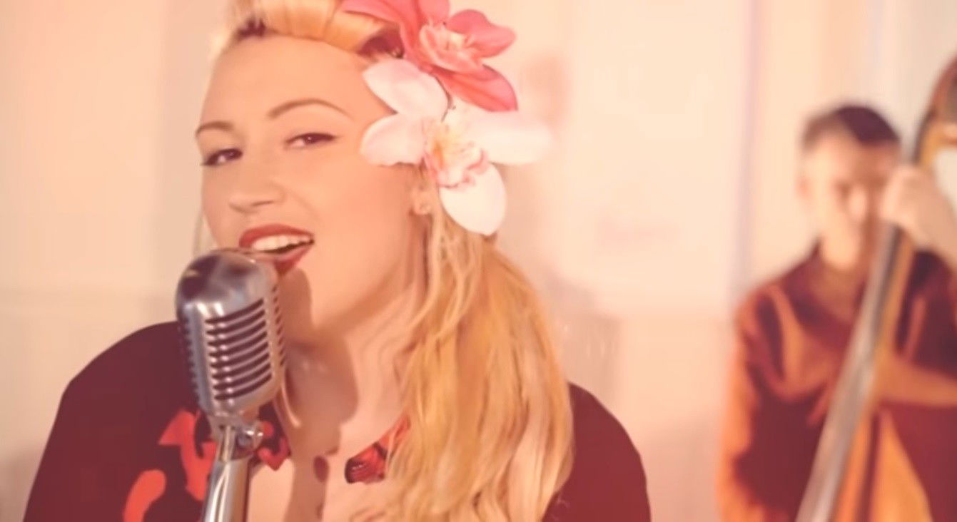 Video Tea For Three  Lincolnshire