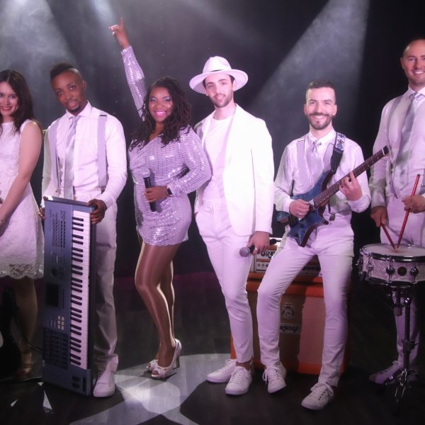 Transcend Soul, Motown and Pop Party Band Surrey