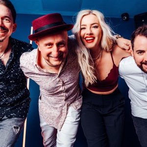 Summer Sun Pop, Rock and Dance Music Party Band Hampshire