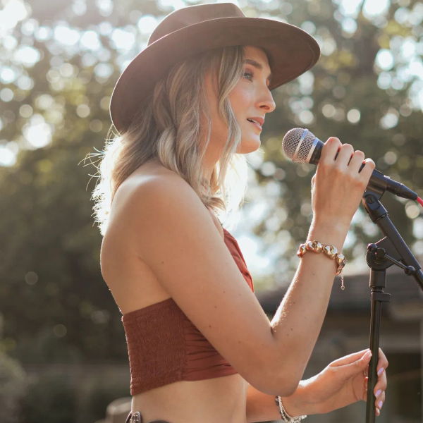 Elle Music Solo Artist, Duo or Trio Review Venue / Pub / Club Event Hertfordshire