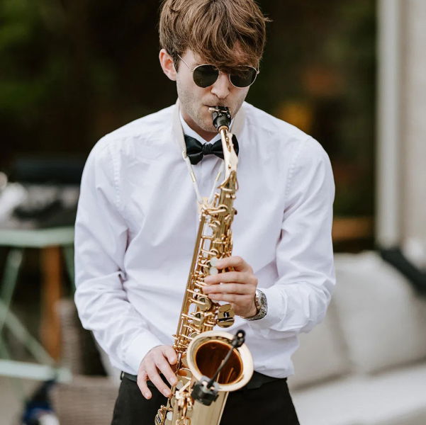 Lou Plays Sax Saxophonist Lincolnshire