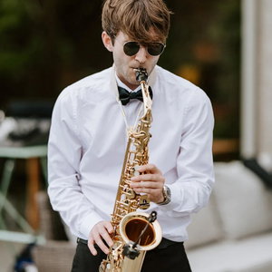Lou Plays Sax Saxophonist Lincolnshire