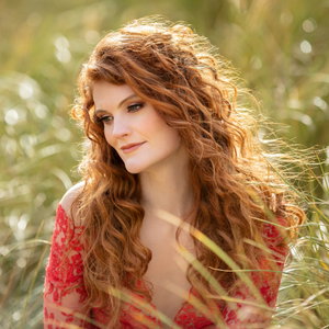 Hayley Louise Classical & Opera Singer Surrey
