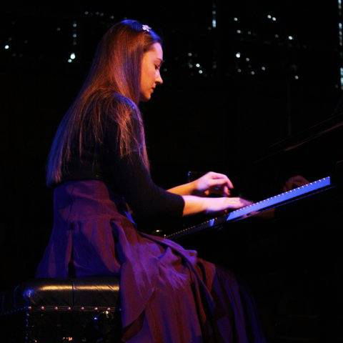 Tia Charlotte Pianist Essex