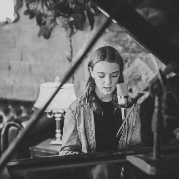 Martha Sings Pianist Staffordshire
