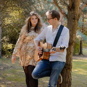 The Horizons Singer Guitarist Buckinghamshire