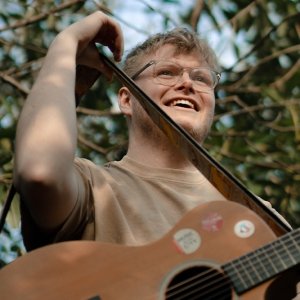 Acoustic Tom Singer Guitarist Somerset