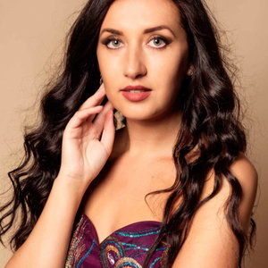 Chess-Marie Mezzo Classical & Opera Singer Buckinghamshire