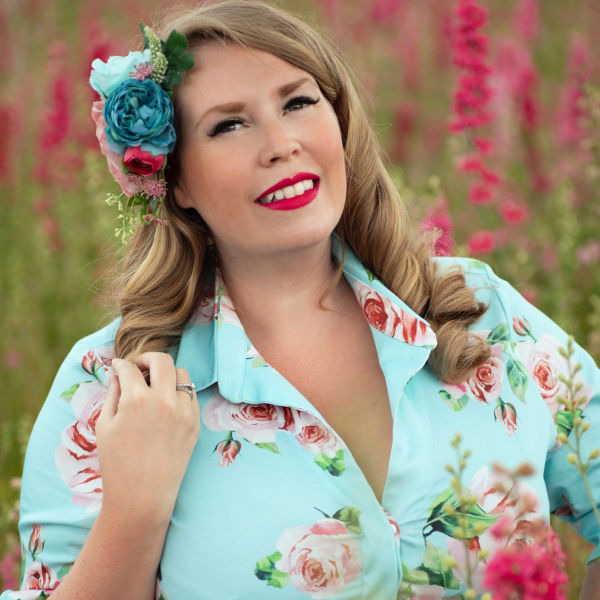 Vintage Lianna Rock n Roll Swing Band Review  