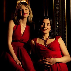 Diva Rossa Classical & Opera Singer London