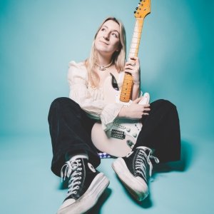 Emily Houghton Singer Guitarist East Sussex