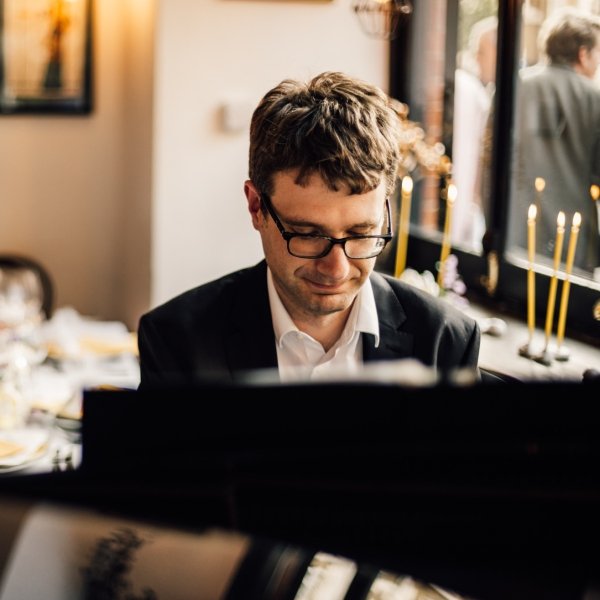 Tom K Pianist Hampshire