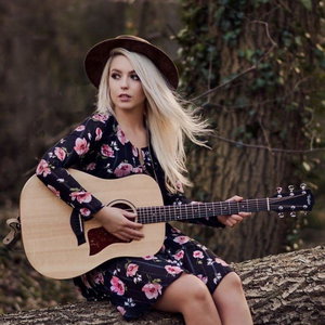 Georgia Grace Singer Guitarist Lancashire