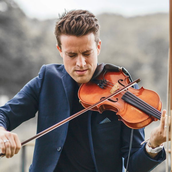 Live Looping Violinist Joel