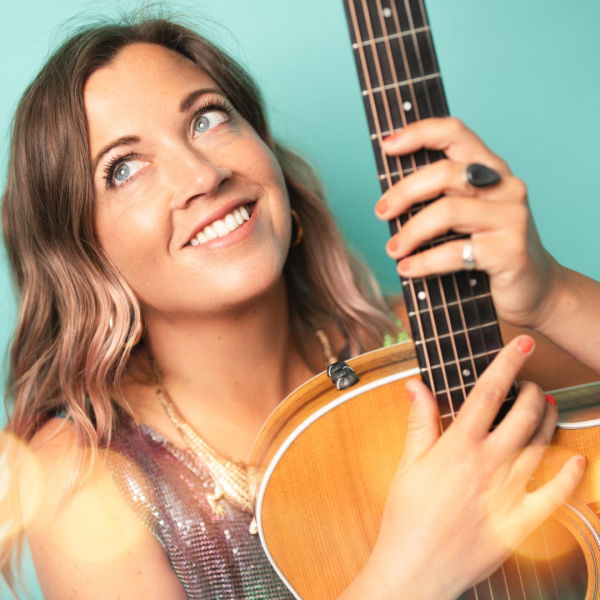 Heidi Peach Singer Guitarist Bedfordshire