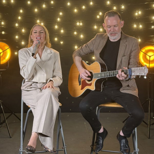 Nova Duo Solo Artist, Duo or Trio Review  