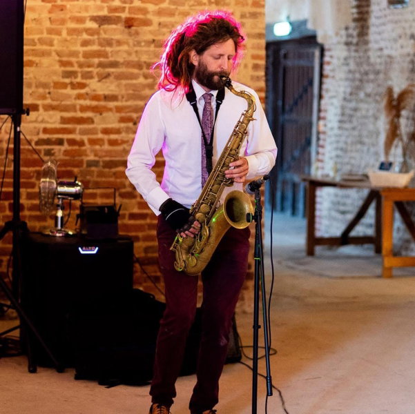 Sizzlin Sax Saxophonist Review Wedding Suffolk
