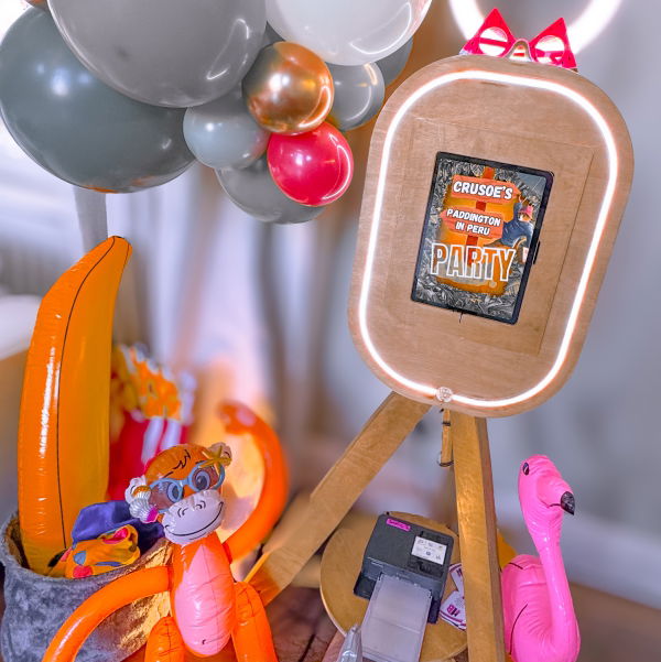 DJ Snaps Party DJ & Photo Booth Package Kent