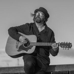 Tim Hedley Solo Singer/ Guitarist Kent