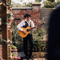 Milo Guitar