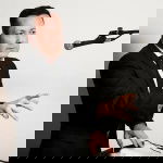 James Sings
