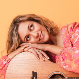Kelly Barnes Singer Guitarist Northamptonshire