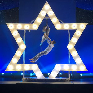 LED Giant Star Aerialist Christmas Entertainer Kent