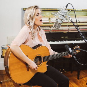 Online Gigs With LJ Virtual Entertainment London