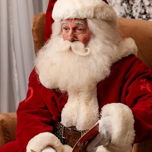 Yuletide Santas Christmas Entertainer London