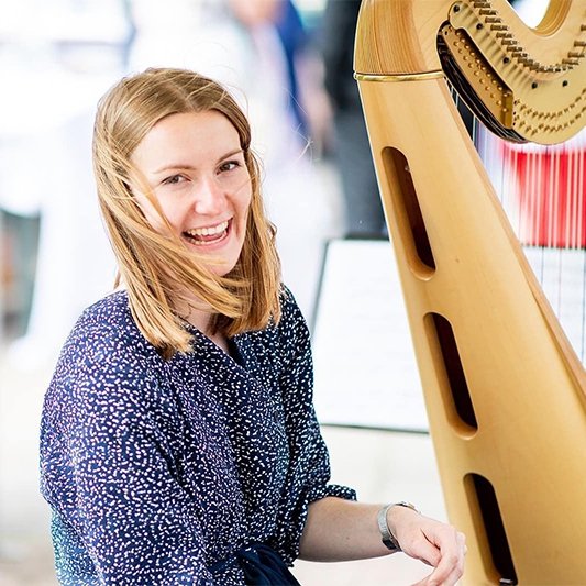 Madeline Harp Harpist Worcestershire