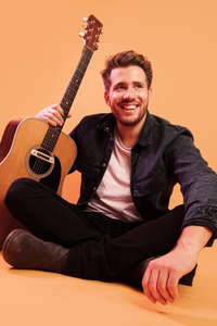 Andy Michaels Singer Guitarist Gloucestershire