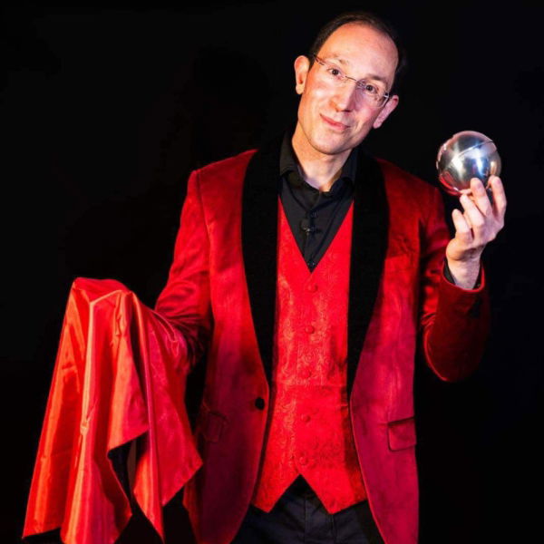 Nicholas The Illusionist Magician Surrey