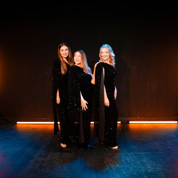 Midnight Melodies Solo Artist, Duo or Trio Review Holiday Camp / Cruise Ship All foreign locations