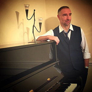 Stevie T Pianist Staffordshire