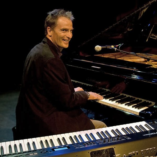 Simon James Pianist Cornwall