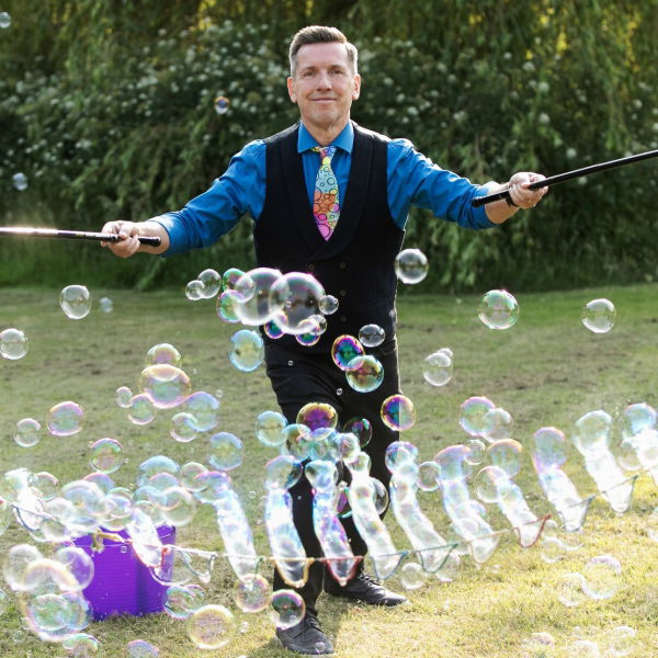 The Bubble Show Street Entertainer Dorset