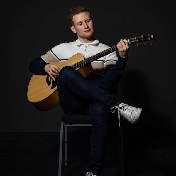 Jamie Fingerstyle Classical Guitarist Review Private Party