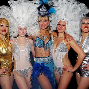 Viva Las Vegas Cabaret Show Circus Performer East Sussex