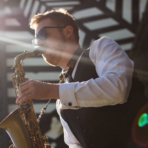 Cool Notes (saxophonist)