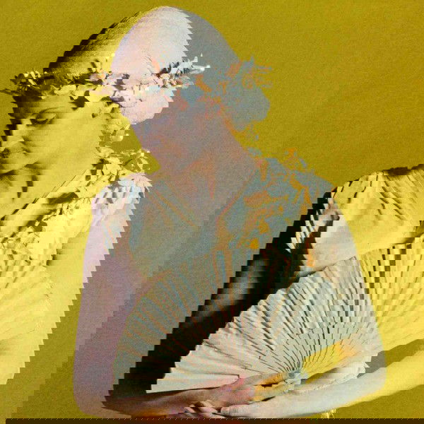 Living Statues and Tables