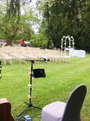 Event Kelly Barnes Singer Guitarist Northamptonshire