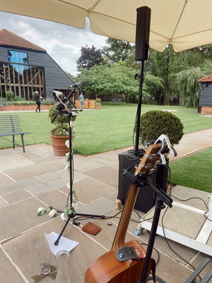 Event Kelly Barnes Singer Guitarist Northamptonshire