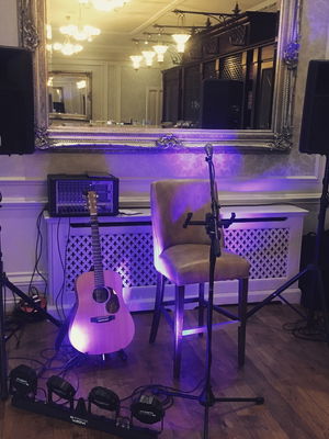 Event Kelly Barnes Singer Guitarist Northamptonshire